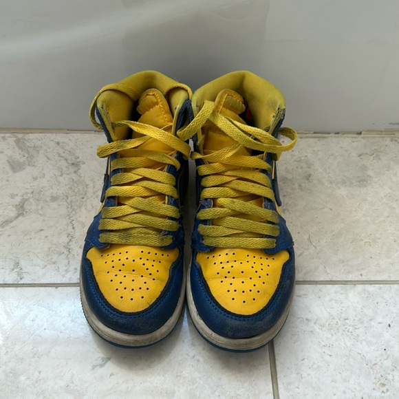 Jordan 1 Retro High OG (Little Kids) - Picture 6 of 10